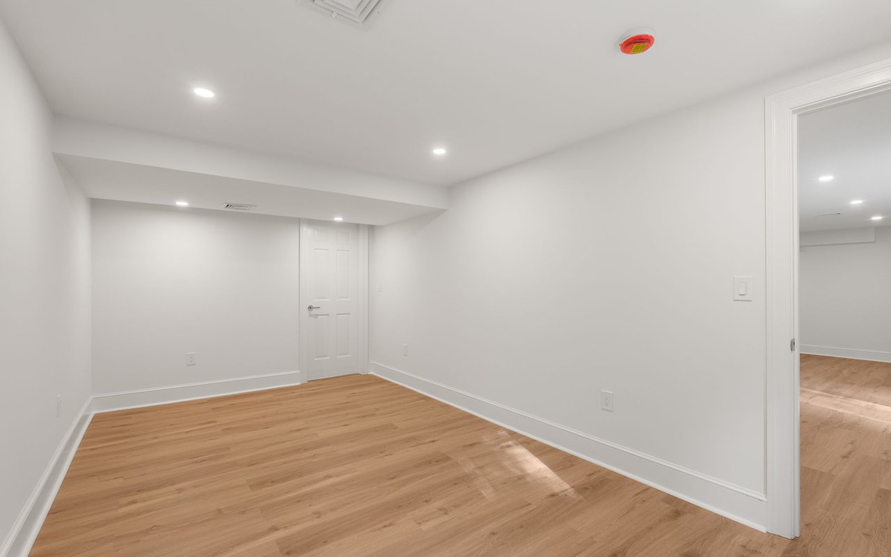 95 Sylvan Lane Weston, MA 02493