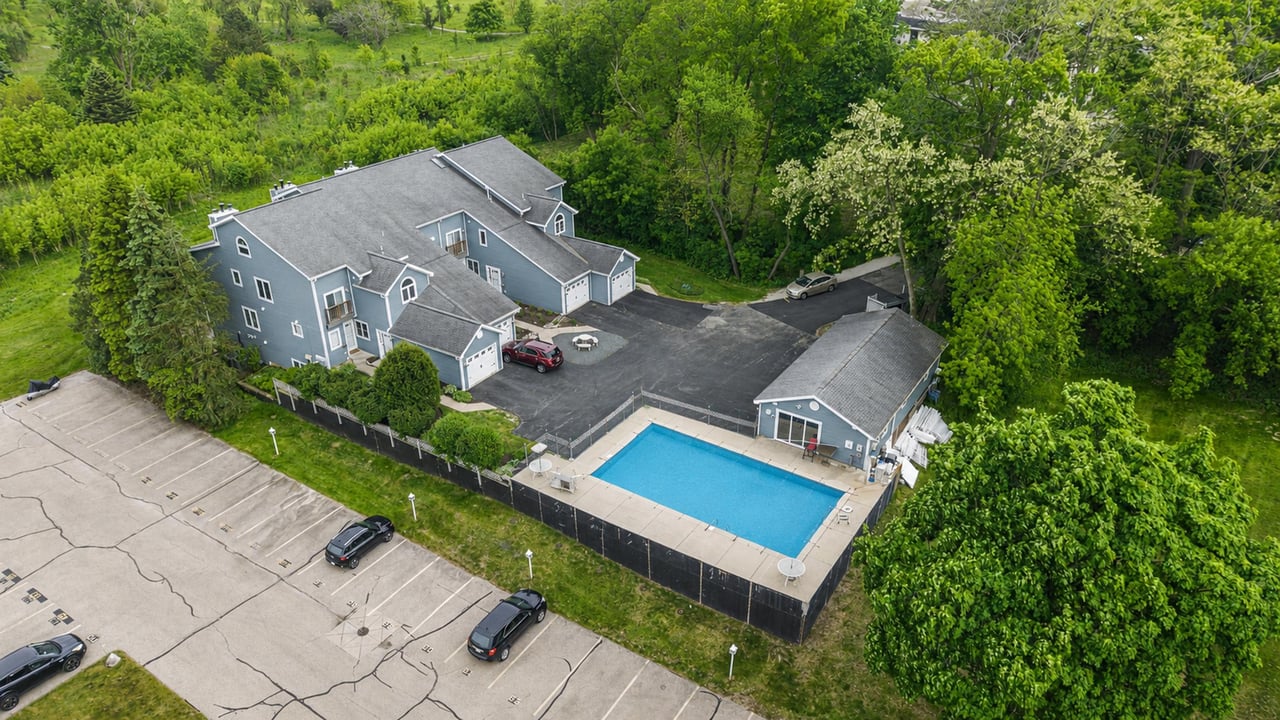 355 Havenwood Dr. Unit 8 Lake Geneva