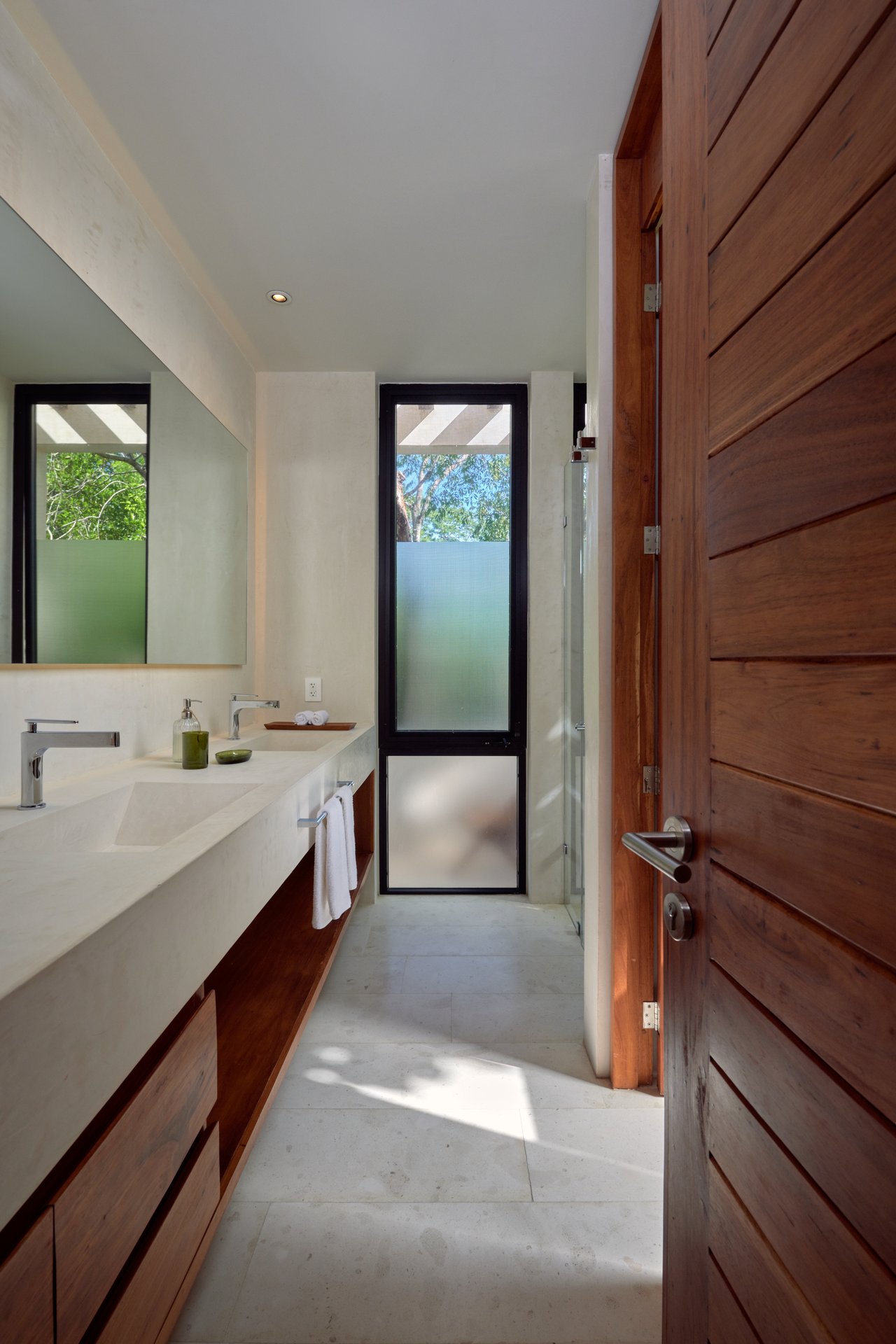 Casa Thomas | 3BR Jungle Villa with Rooftop Pool