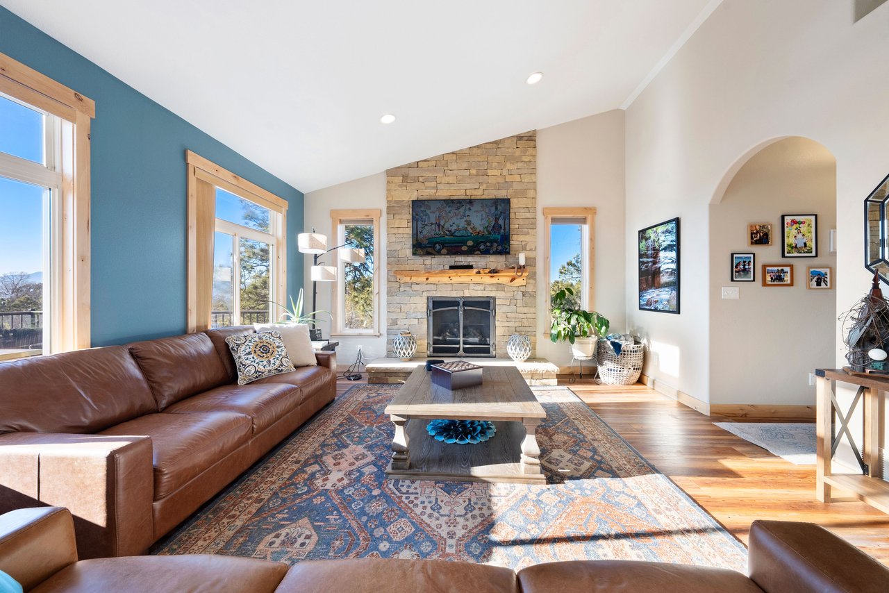 4255 Arrowhead Drive