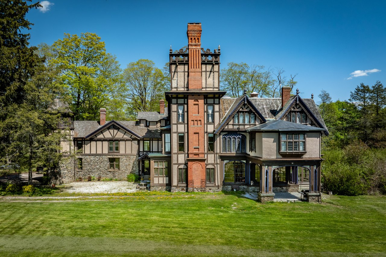 618 Quaker Hill Road
