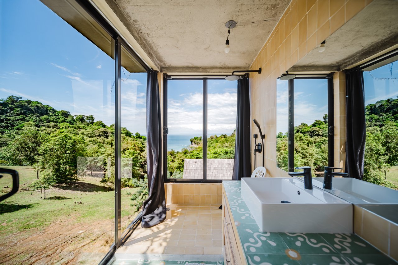 Casa Java – Newly Built Luxury Jungle Estate Near Playa La Vaca