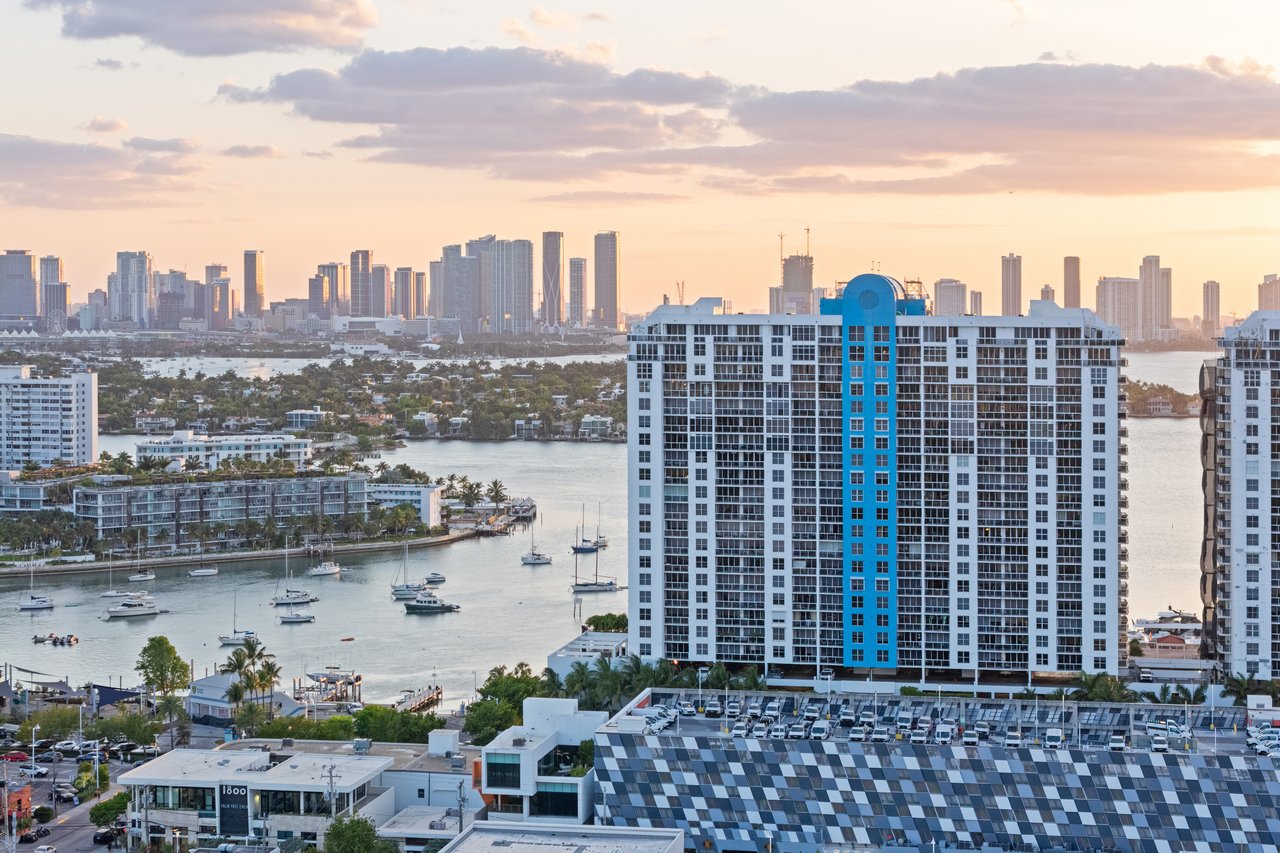 1800 Sunset Harbour 1202/04