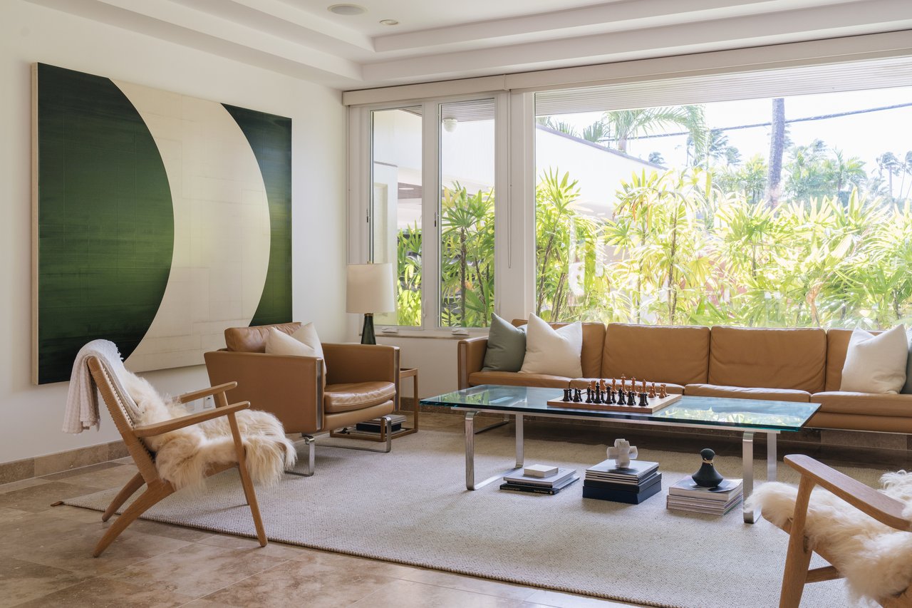 Contemporary Home That Works by Day, Entertains by Night