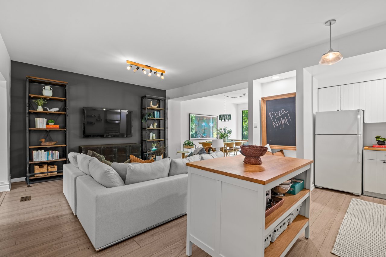 15 Hillcrest Park