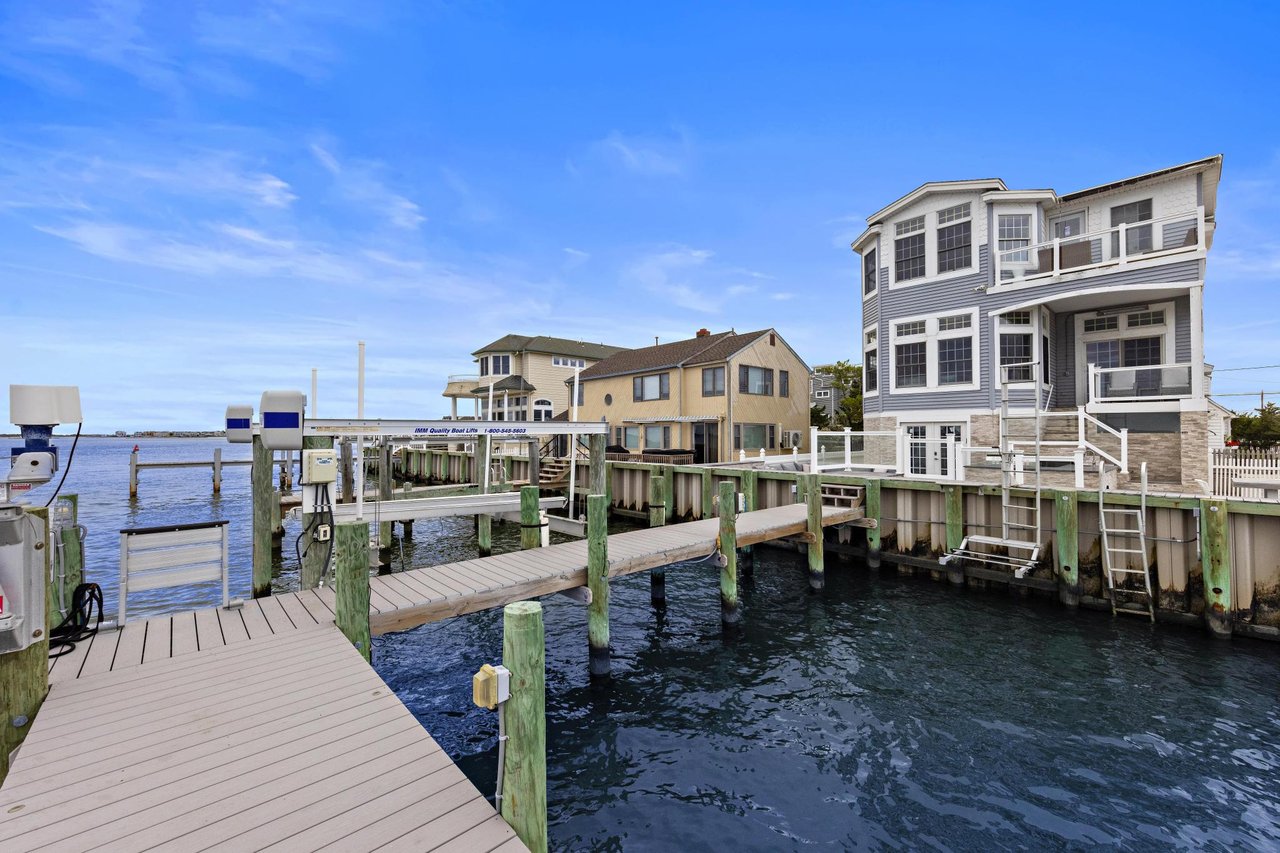 83 W California Avenue, Brant Beach