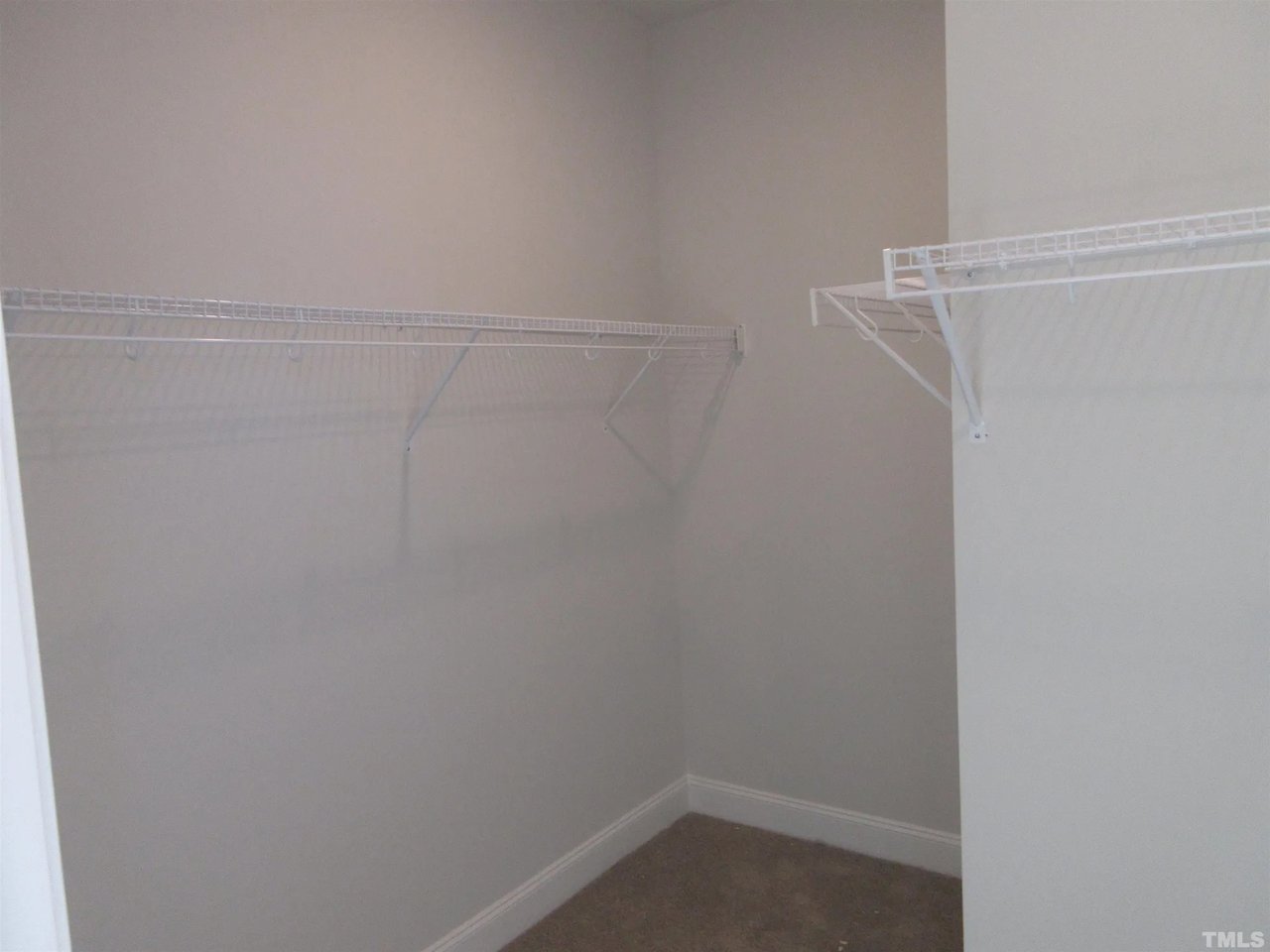 39 N Cousins Ct