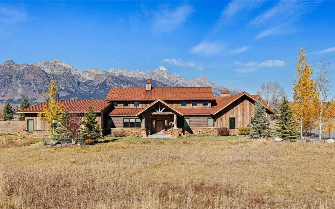 1025 E Glacier Rd
