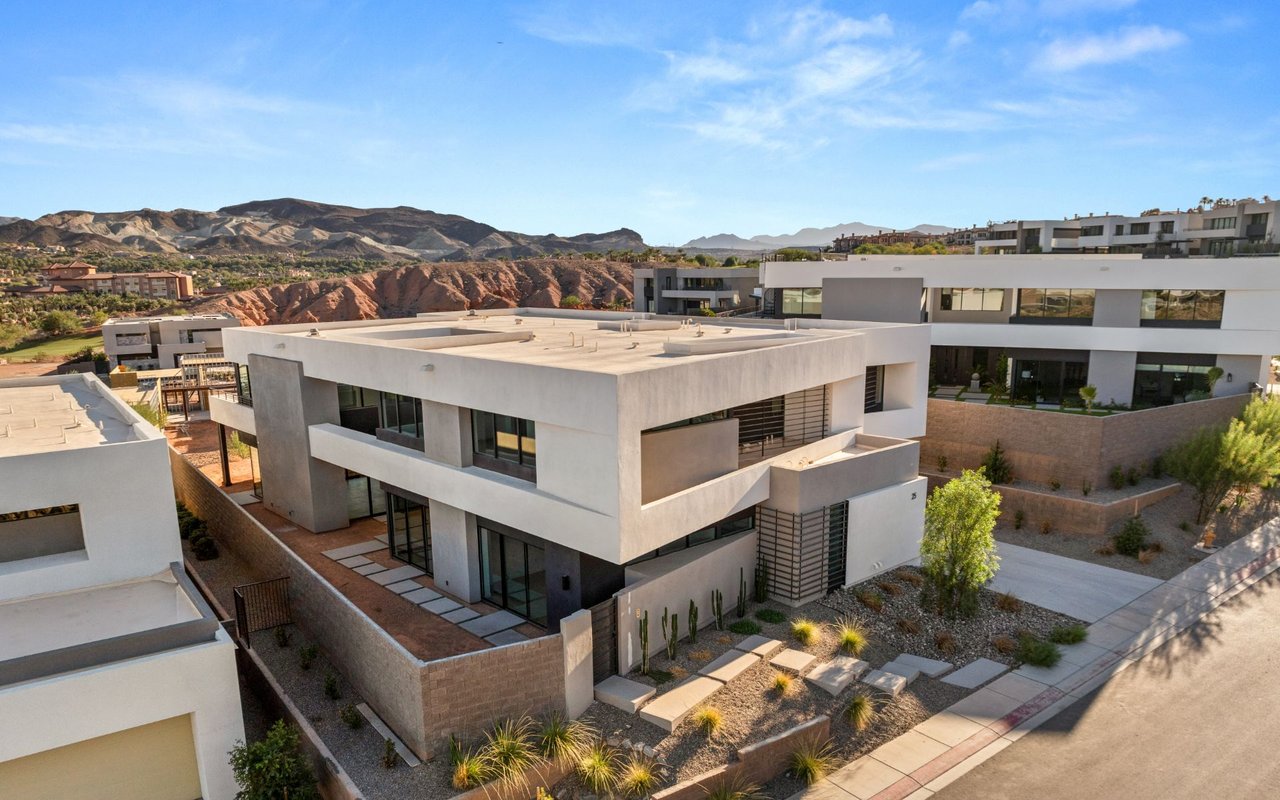 25 Canyon Bay Drive