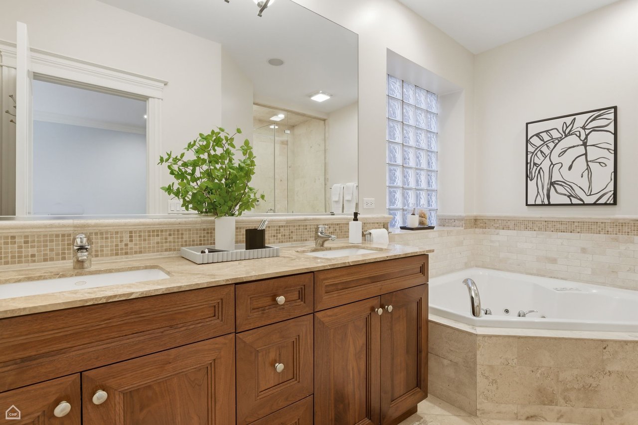 1047 W Monroe Street Unit 3