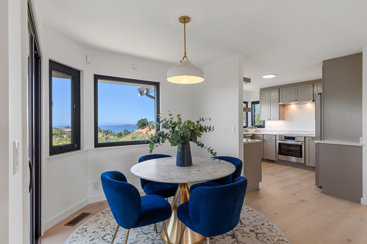 Stylish View Home on a Cul-De-Sac