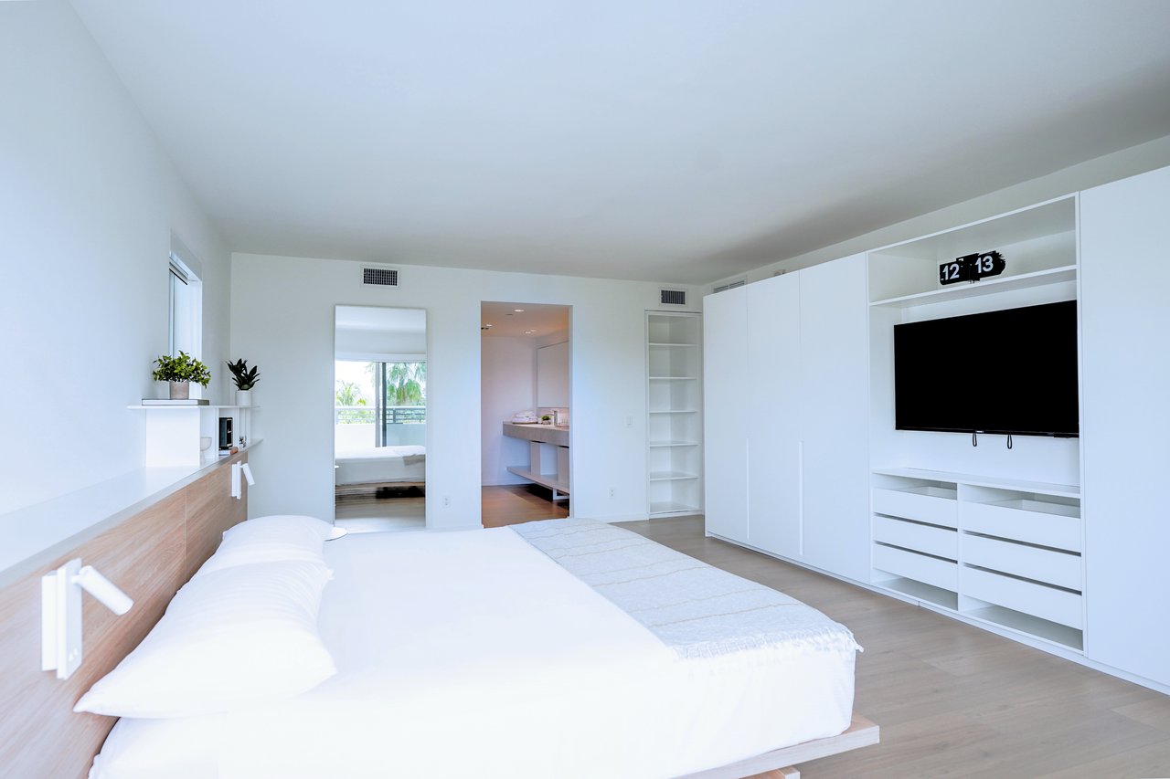 Beach Haus Bal Harbour Residences