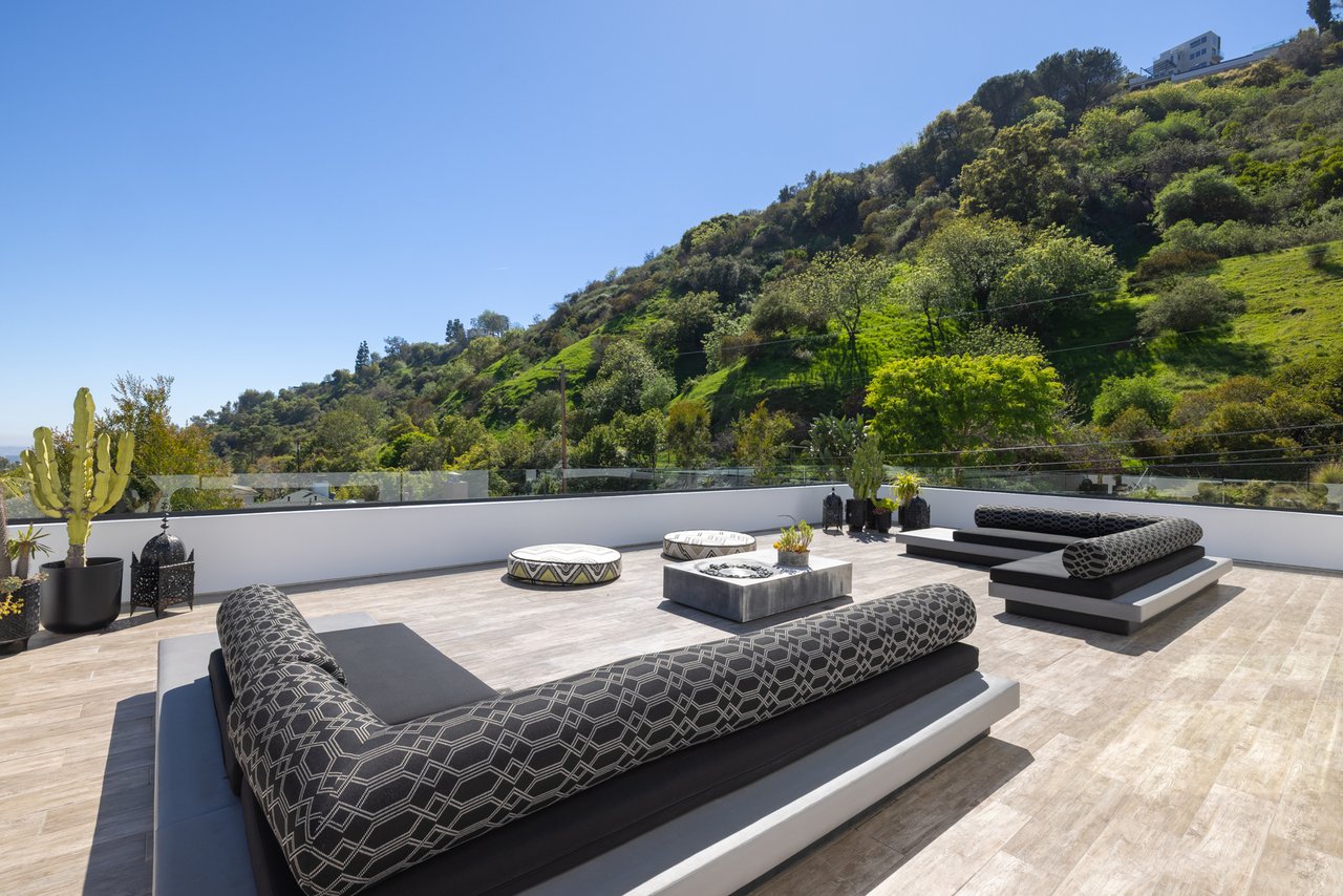 1619 San Ysidro Dr, Beverly Hills
