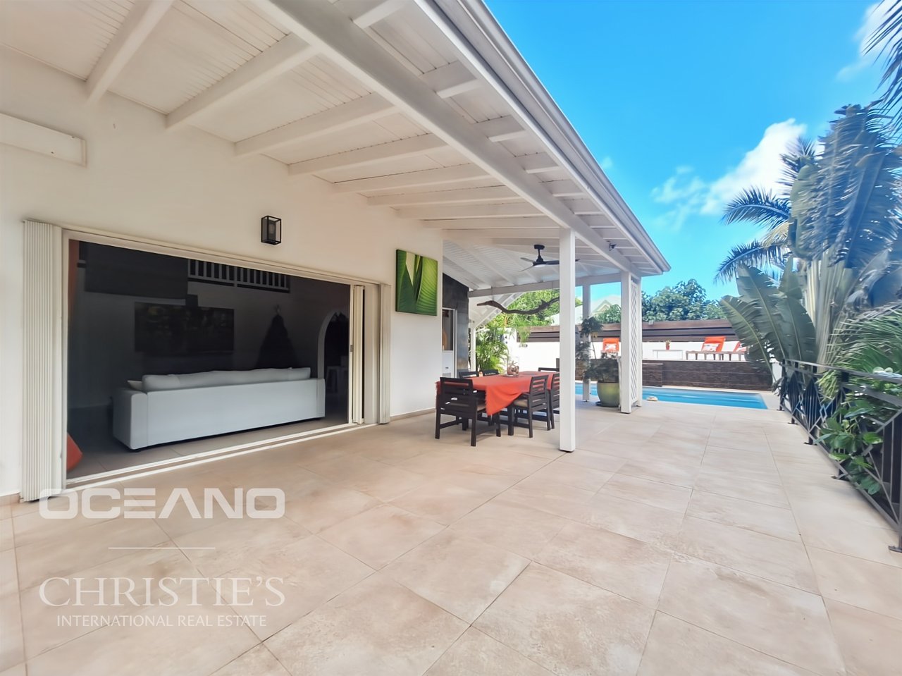 Stunning 4-Bedroom Villa on Spacious Plot - Orient Bay