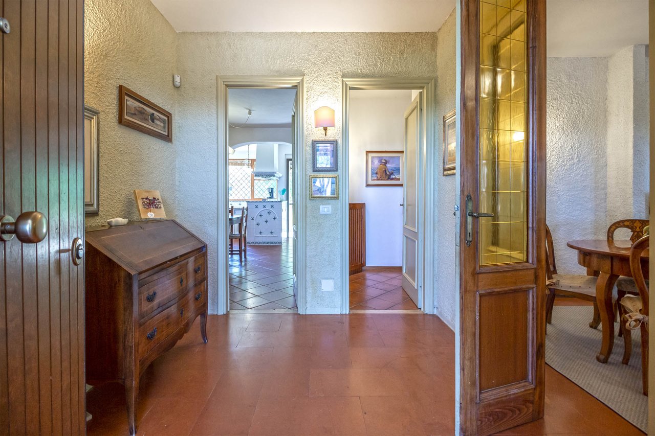 Villa in the Countryside between Sea and City