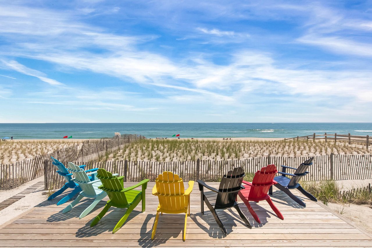 #1595 Summer Rental on the Oceanfront with Pool