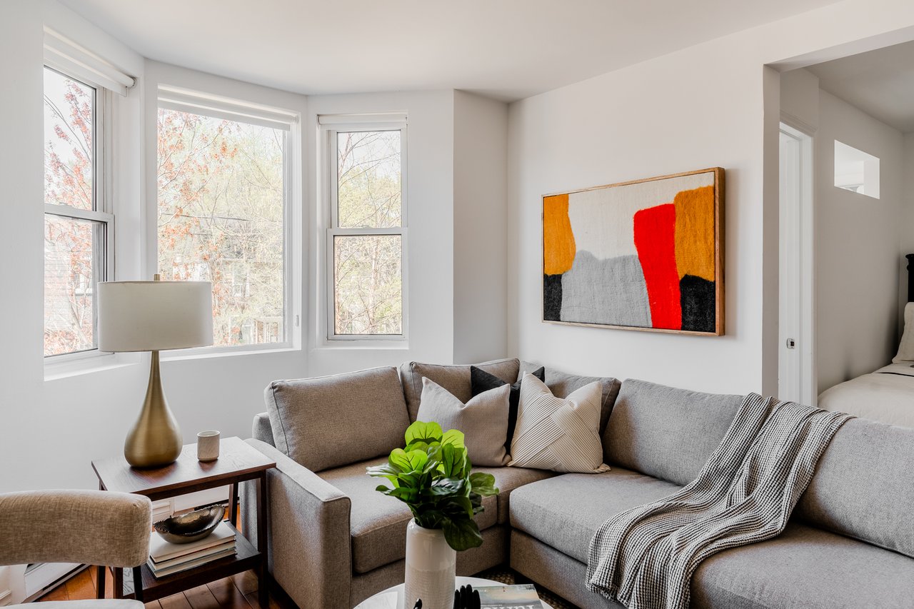 389 Woodbine Ave