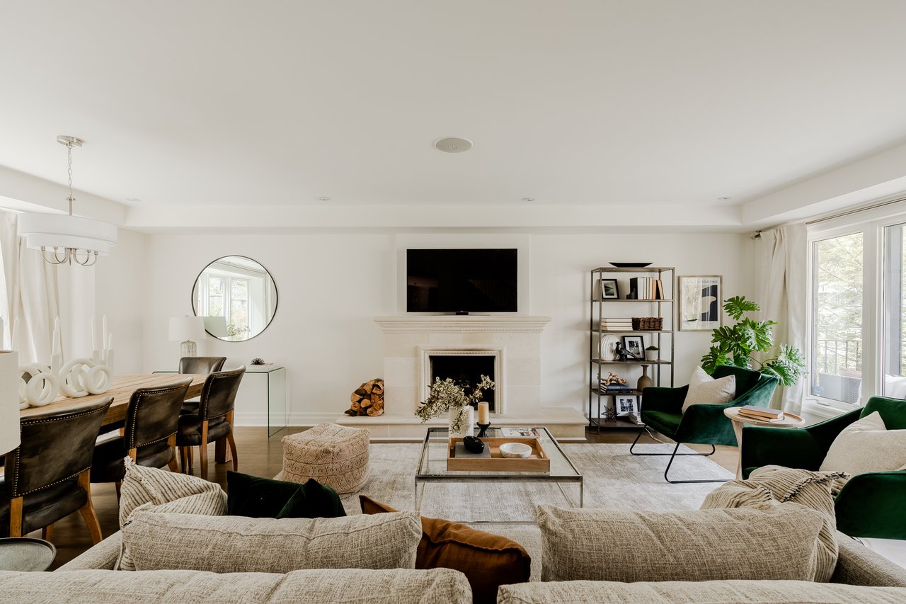 31 Fallingbrook Dr