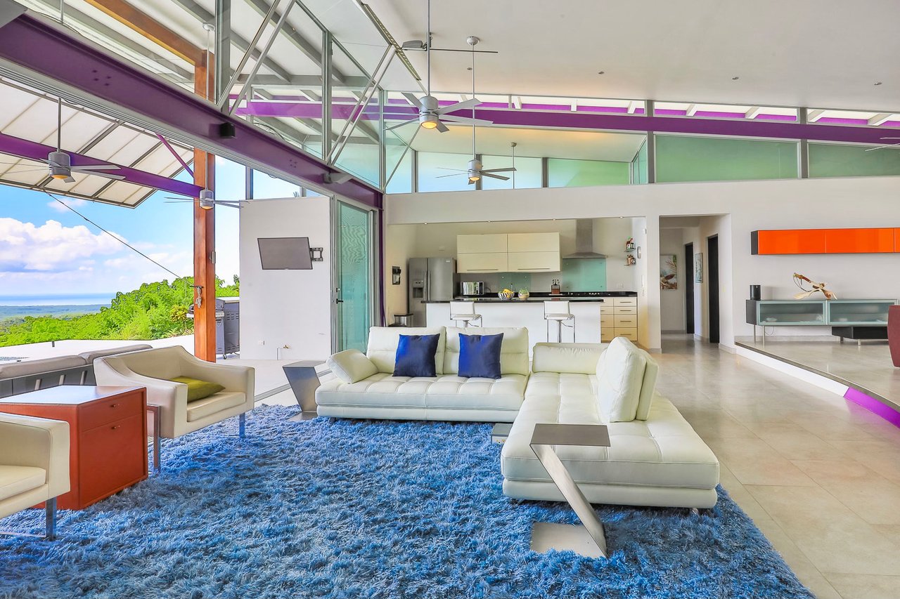 Bauhaus Modern Infinity Pool Home, Ojochal, Puntarenas