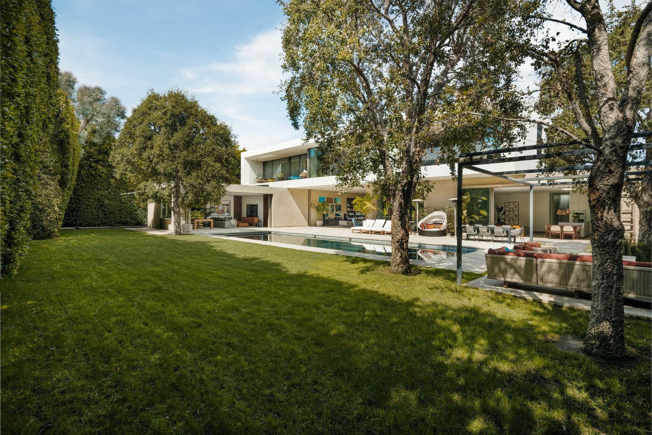 717 Moreno Ave