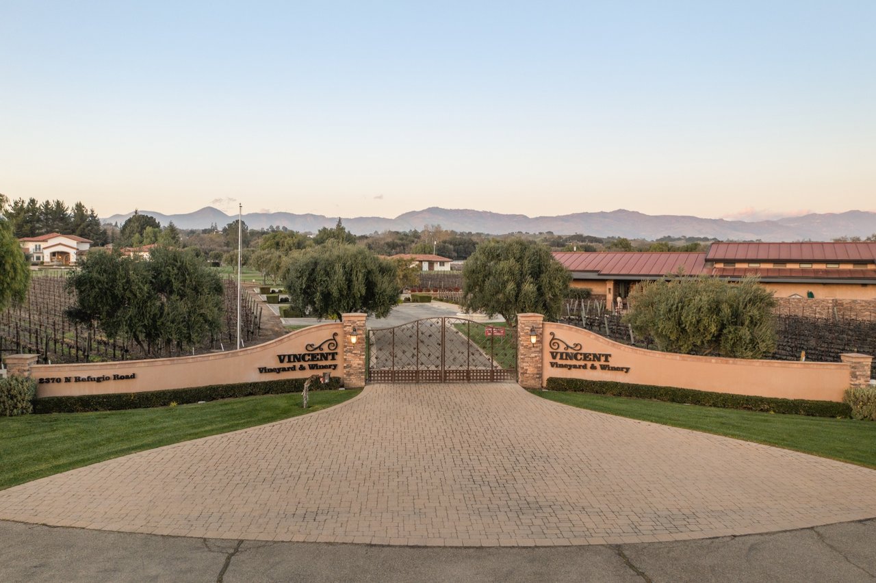 2370 Refugio Rd