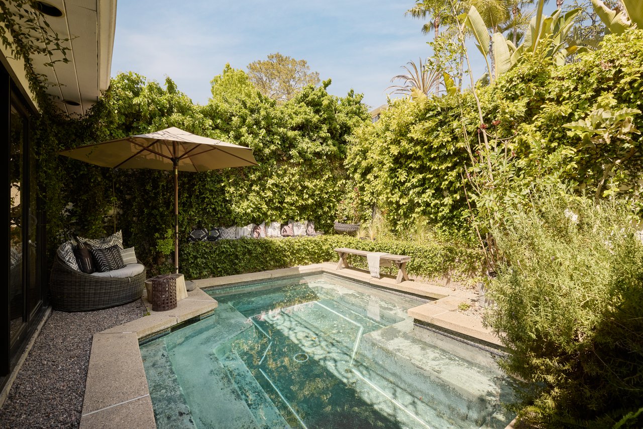1583 Lindacrest Dr, Beverly Hills