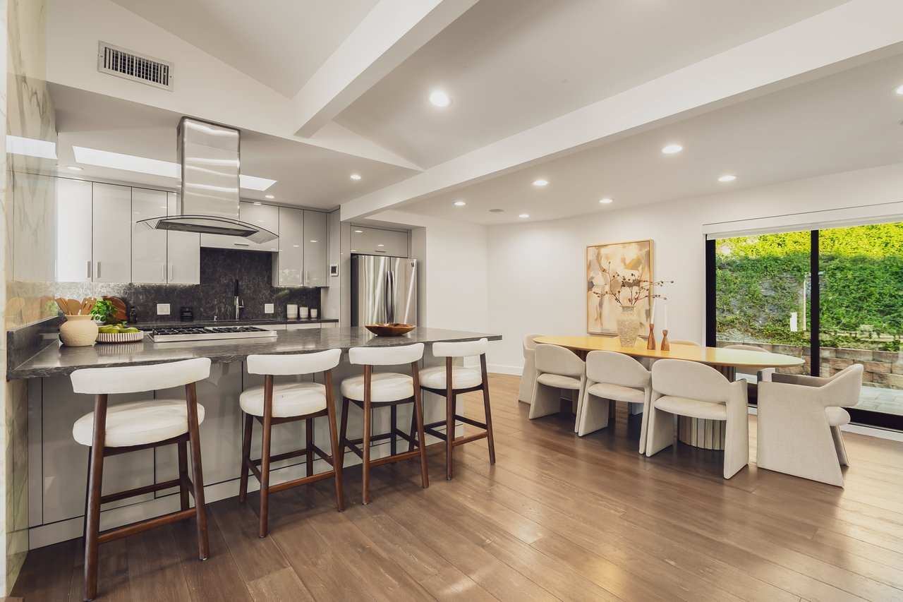 18065 Boris Dr, Encino