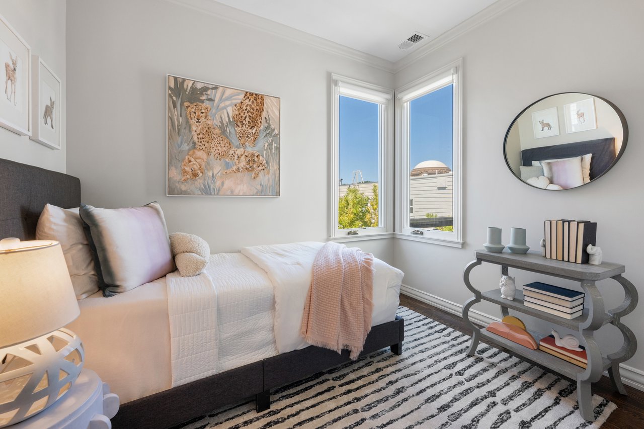 Stylishly Renovated & Palace-Adjacent