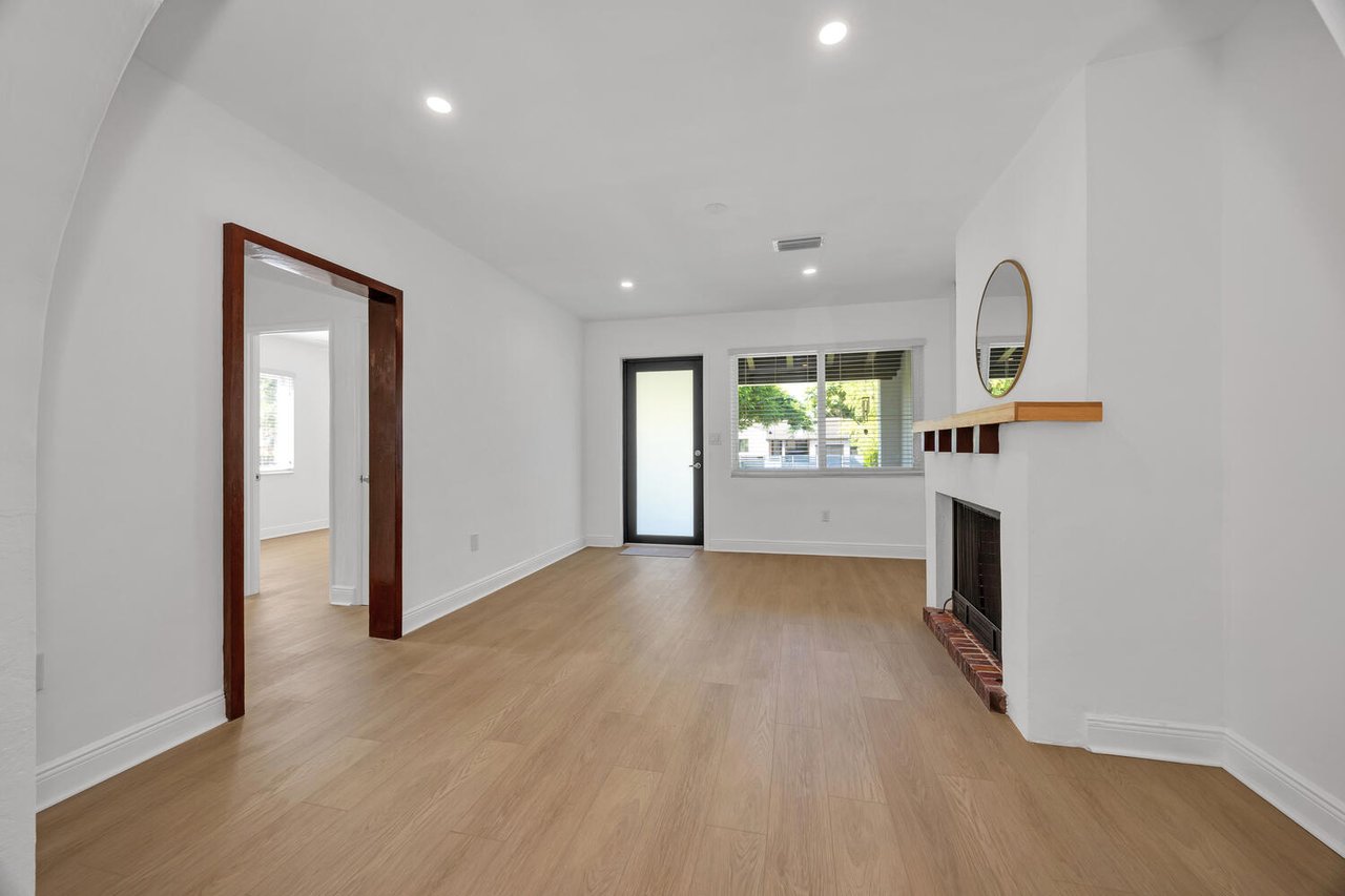 Move-In Ready in The Roads