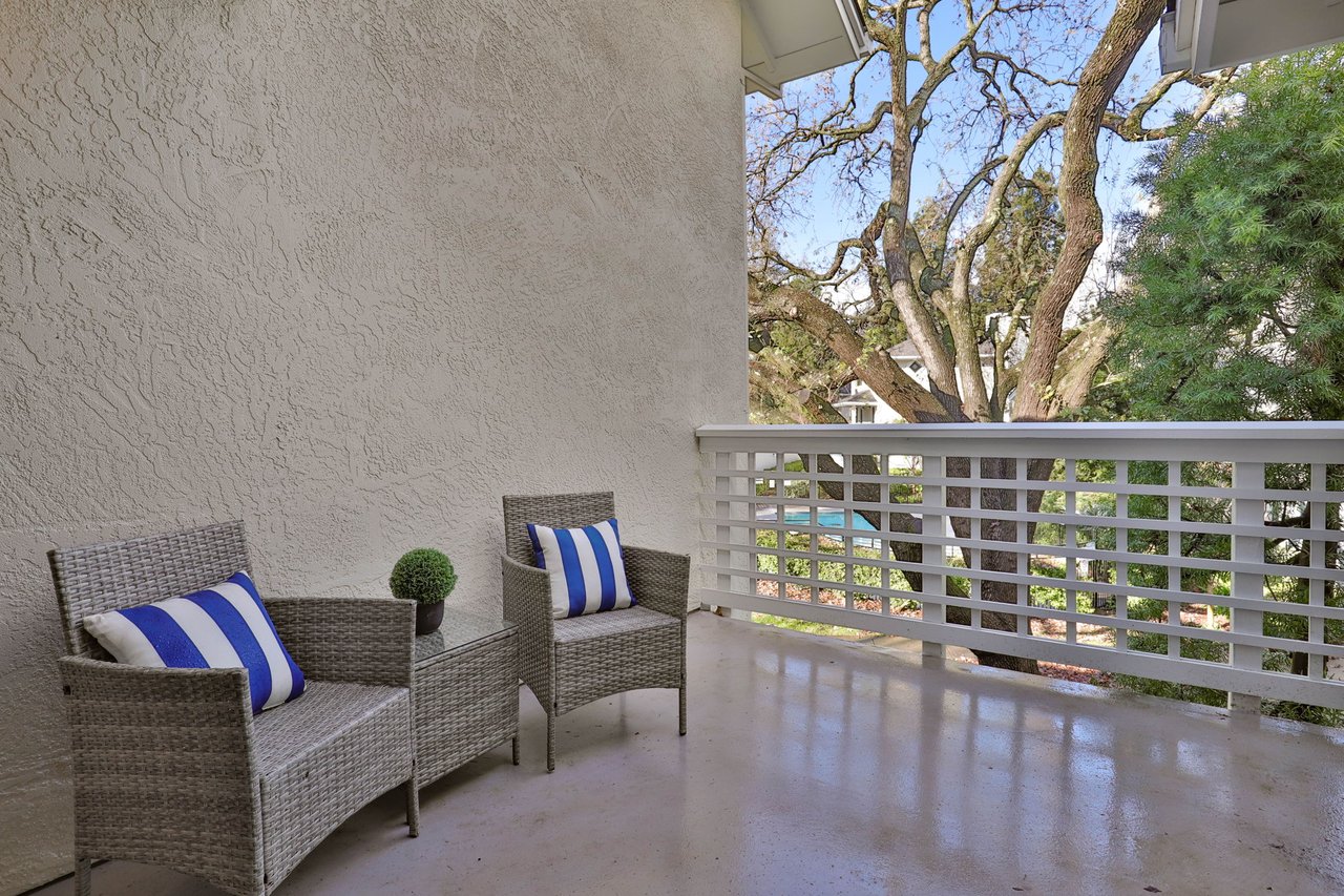 2582 Oak Rd. #217, Walnut Creek