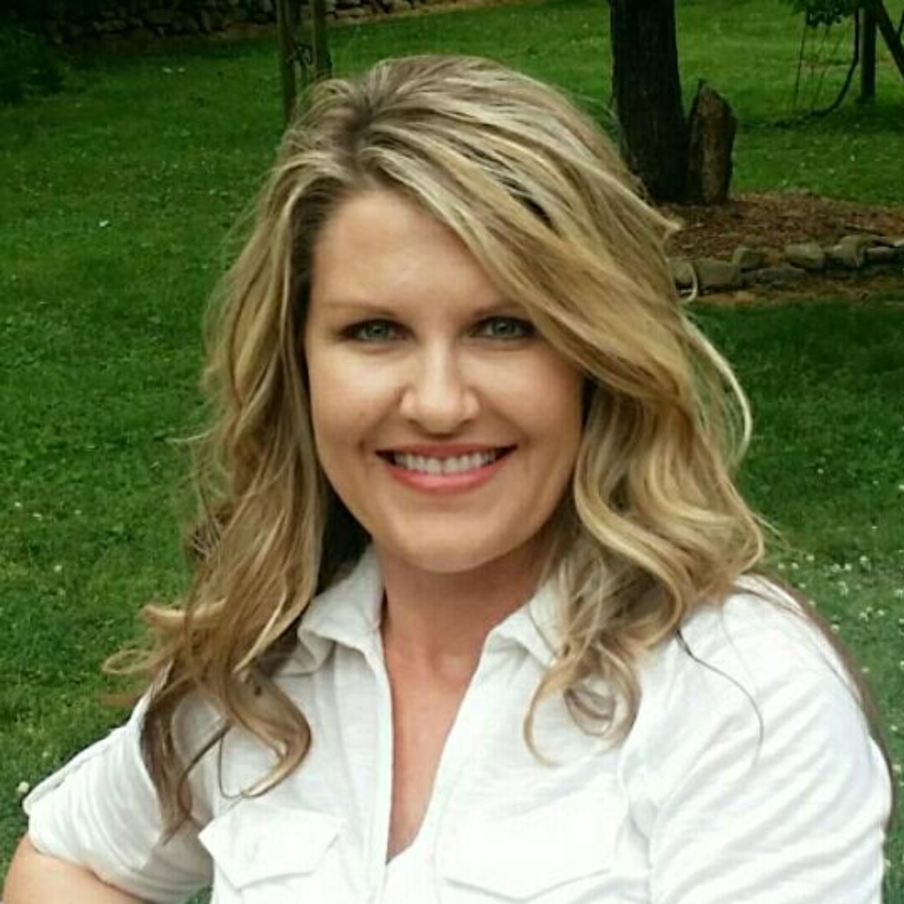 Christy Lewis Manchester, TN Real Estate Agent Headshot
