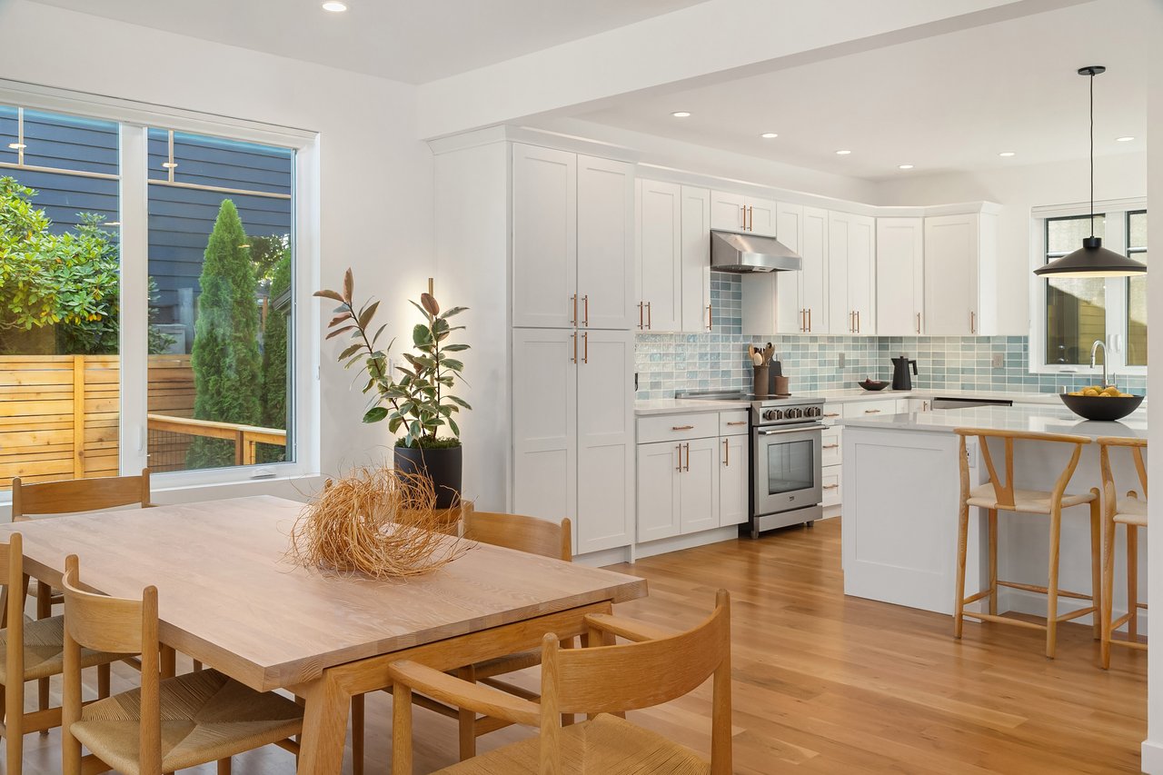 10419 & 10421 41st Avenue SW