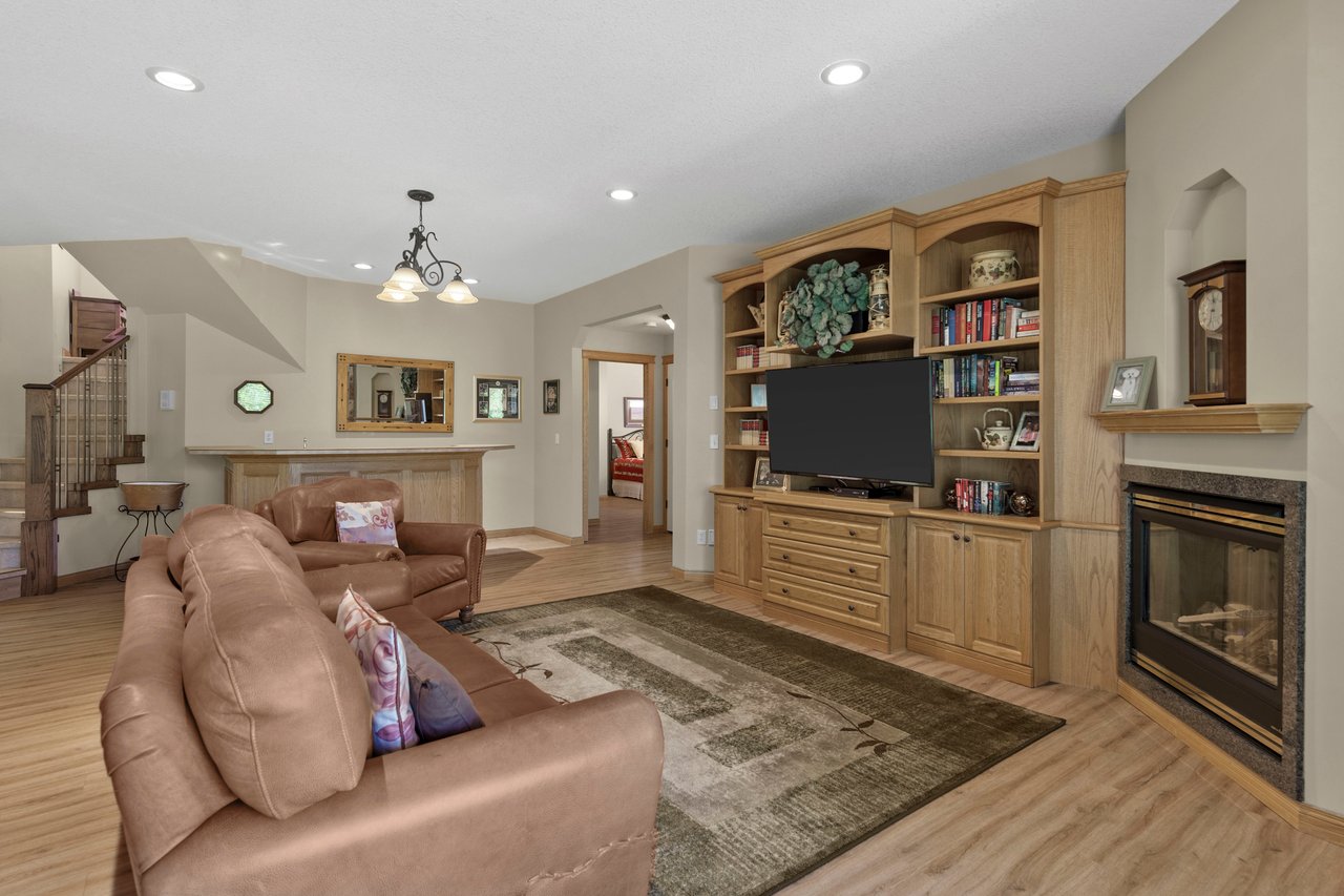 8 Willow Lane