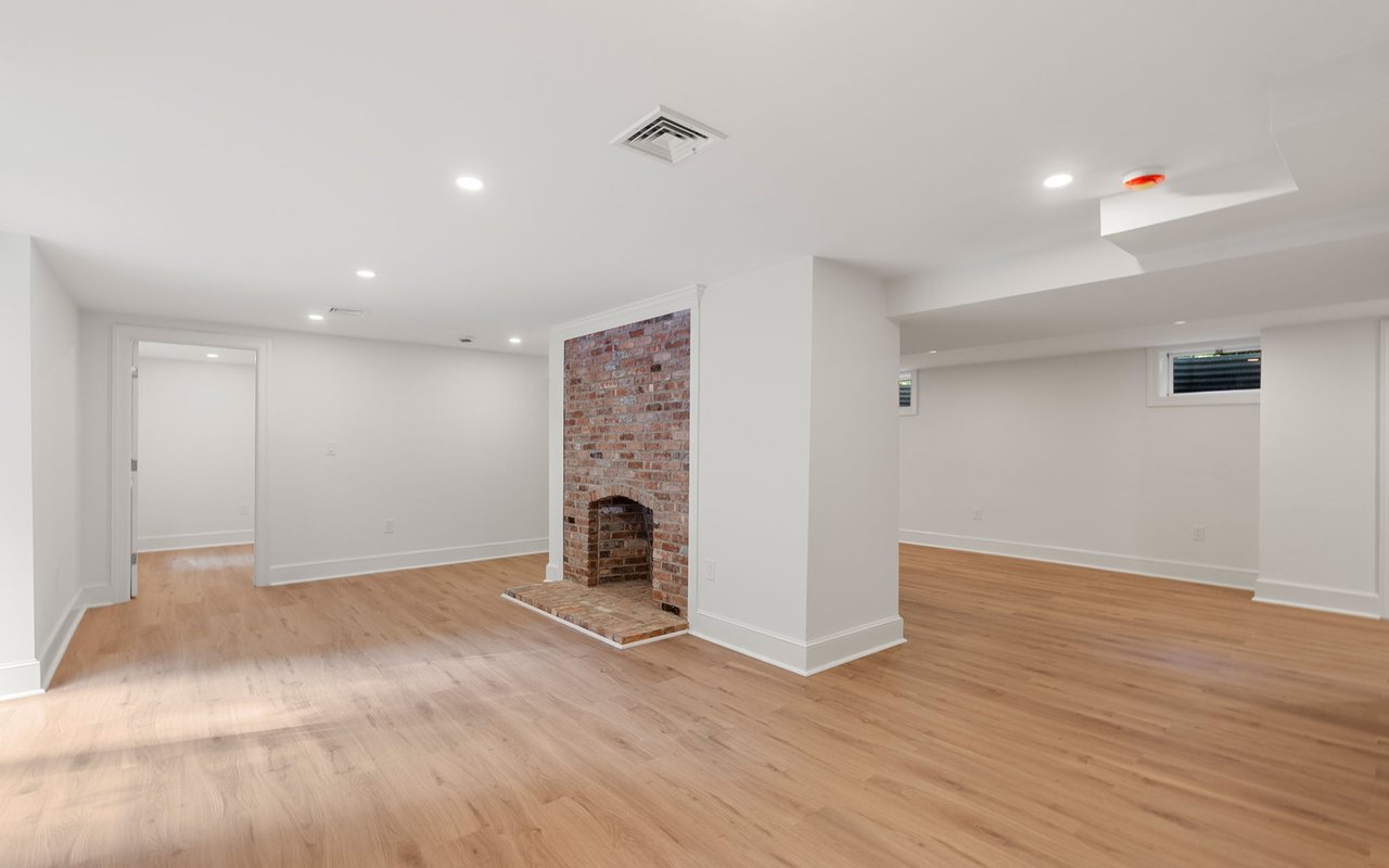 95 Sylvan Lane Weston, MA 02493