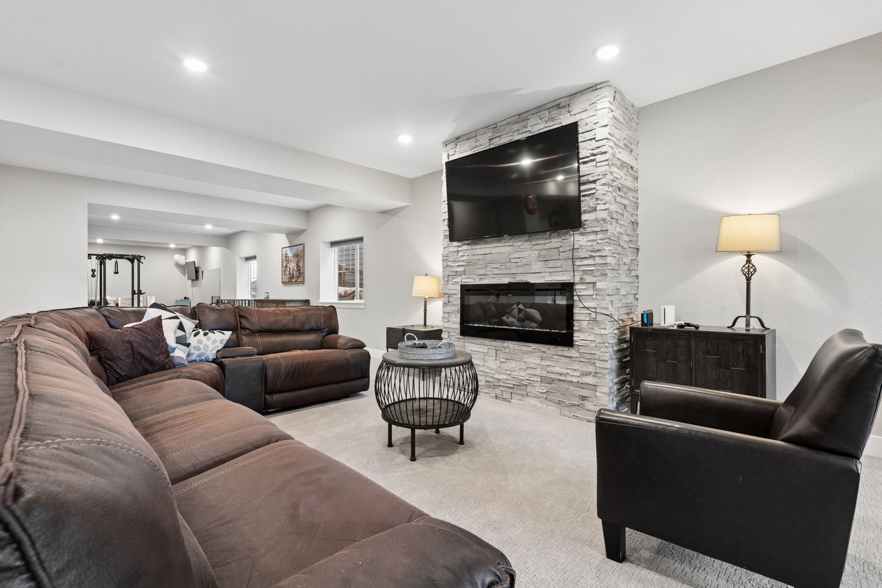 154 E Lost Pines Drive