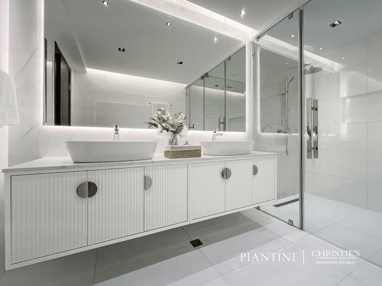 Modern Luxe, Santo Domingo