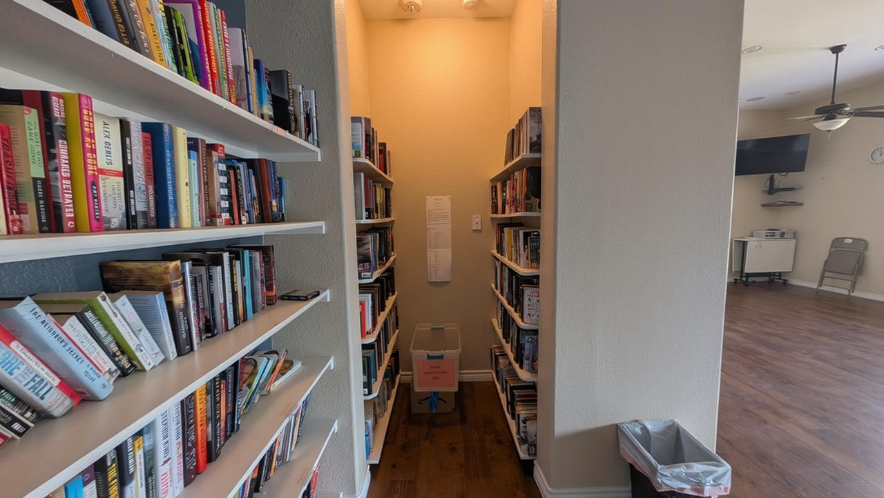 Library space at Club Isabella
