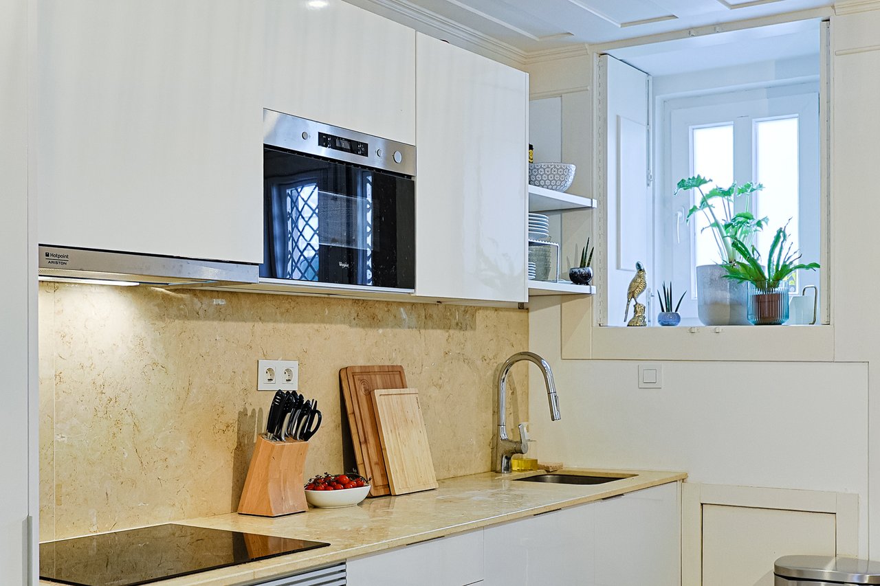 Trendy 1-Bedroom Duplex with Private Terrace in Lisbon’s Historic Heart