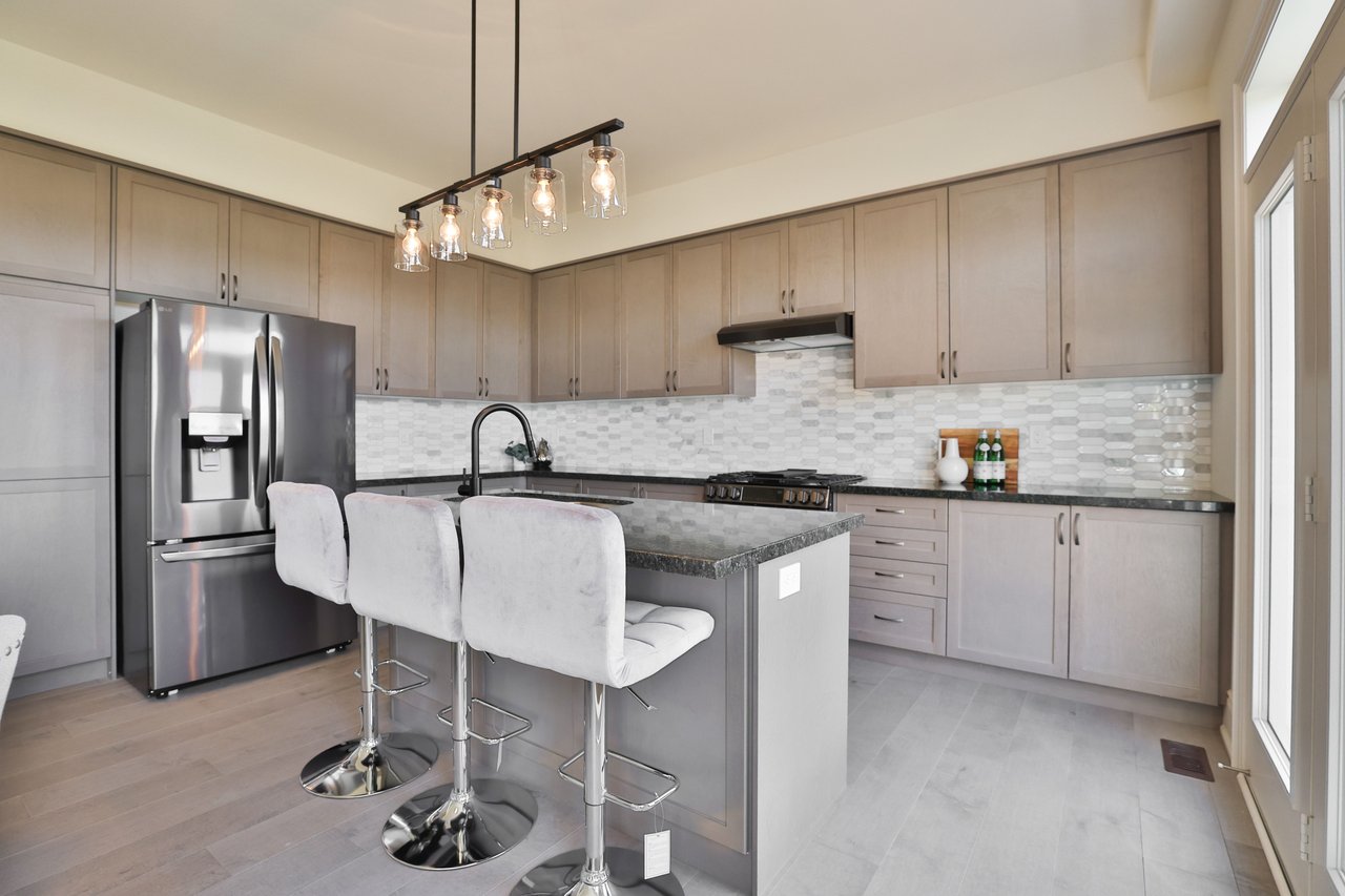 37 North Park Boulevard, Oakville