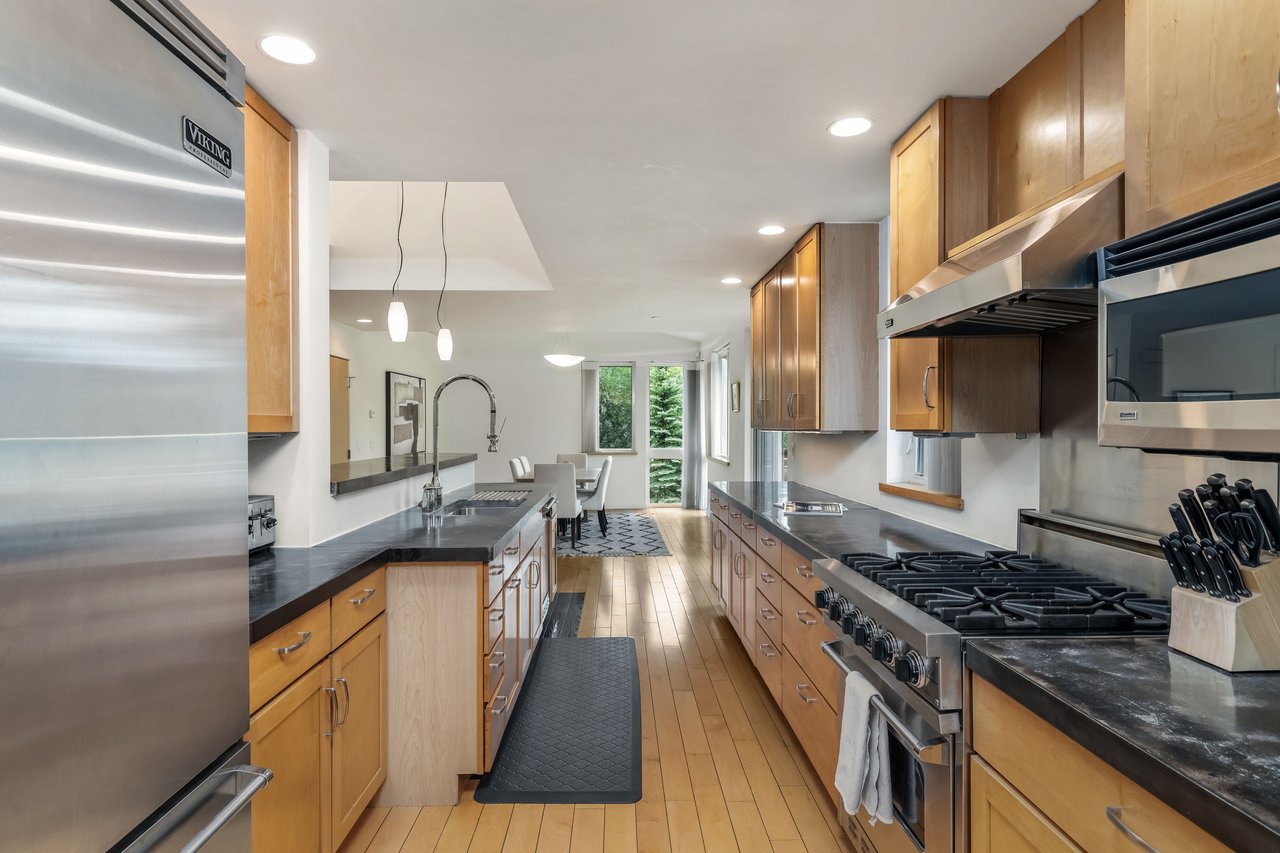 11 Russell Trail