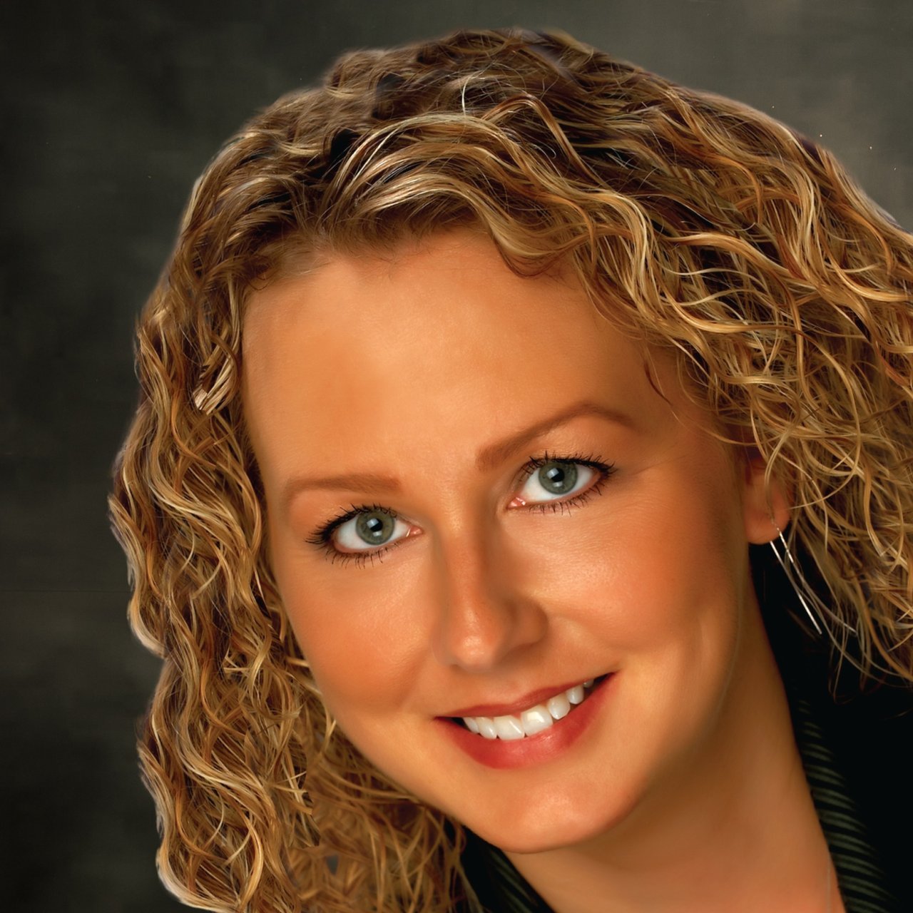 Denise Sanker Lee's Summit, MO Real Estate Agent Headshot