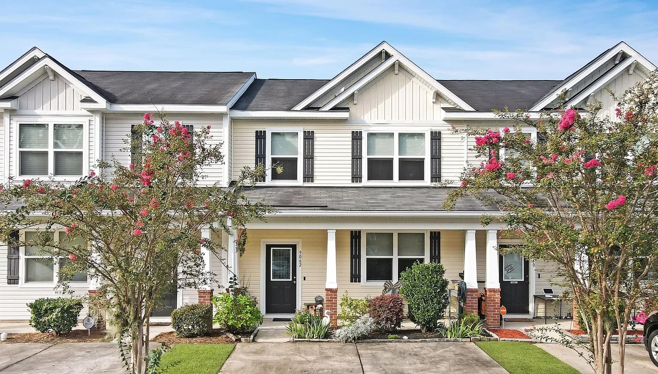  9062 Parlor Dr