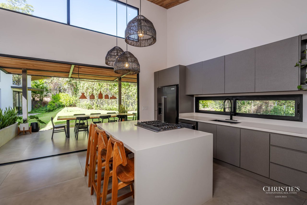 Casa Lola – Contemporary Beachside Oasis in Playa Grande