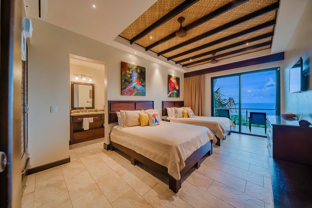 Walk to beach Vista Hermosa Estate Lucrative Contemporary Estate