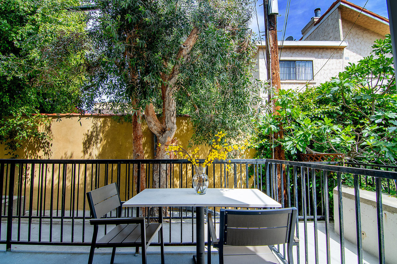 916 S. Shenandoah St. # 1