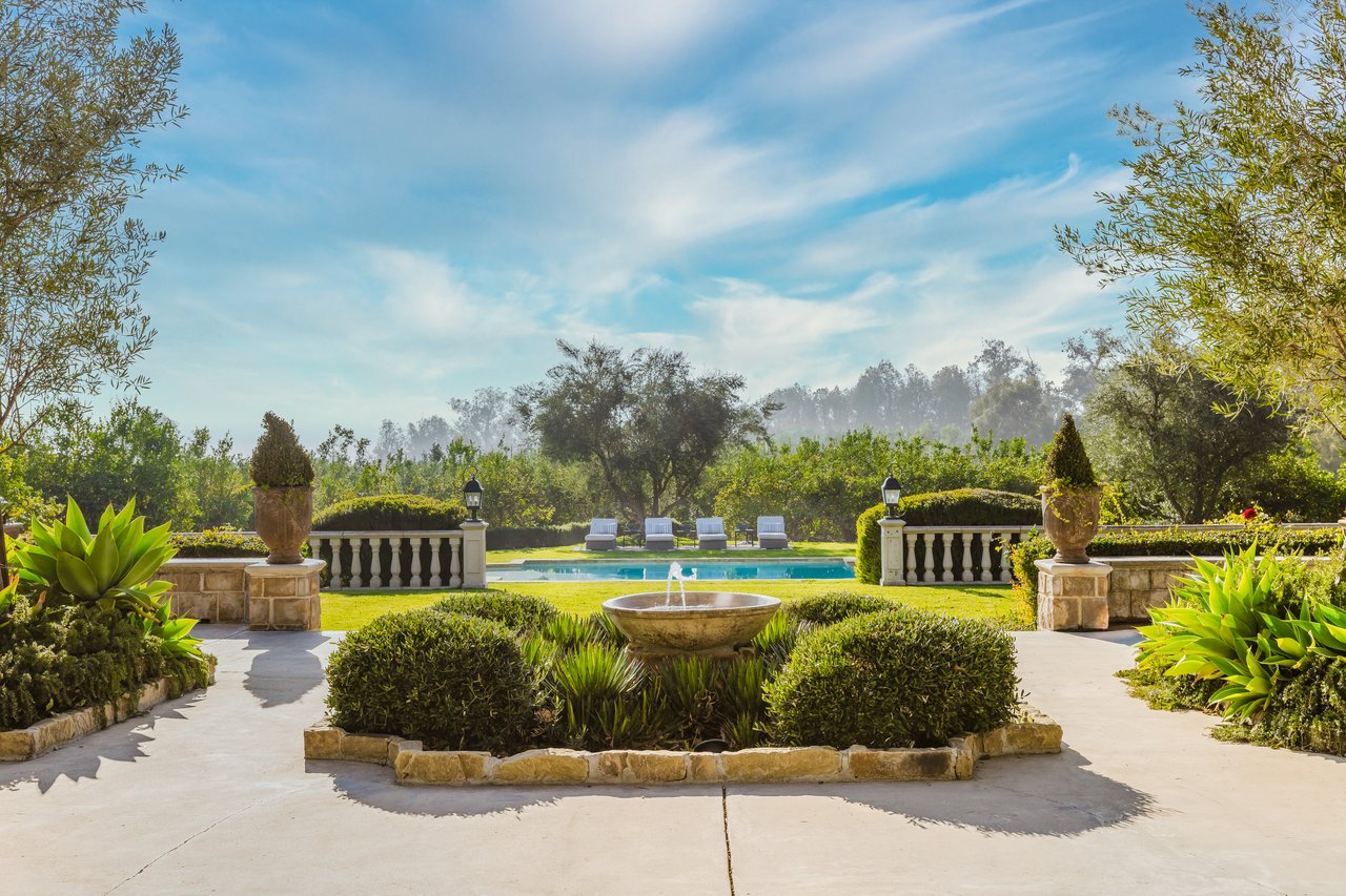 6201 Old Balcom Canyon Rd