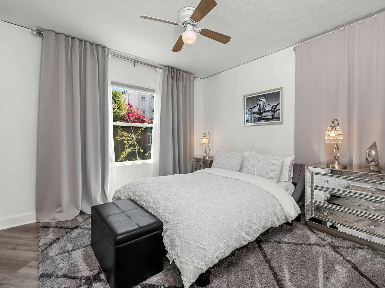 8823 Betty Way, West Hollywood 