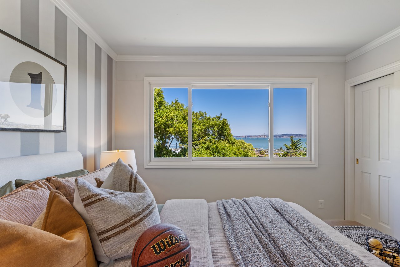Single Level Retreat with Sweeping Bay Views