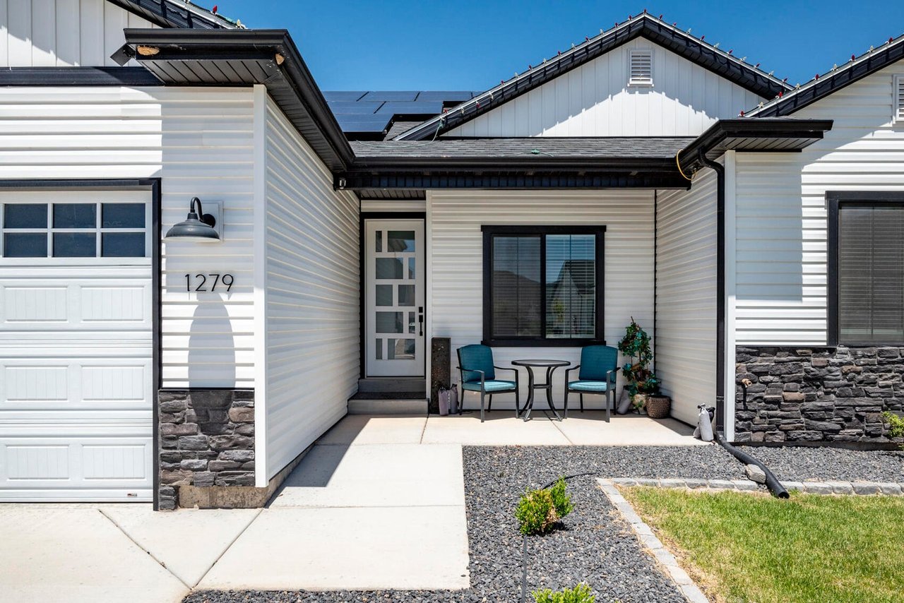 1279 E 4375 N