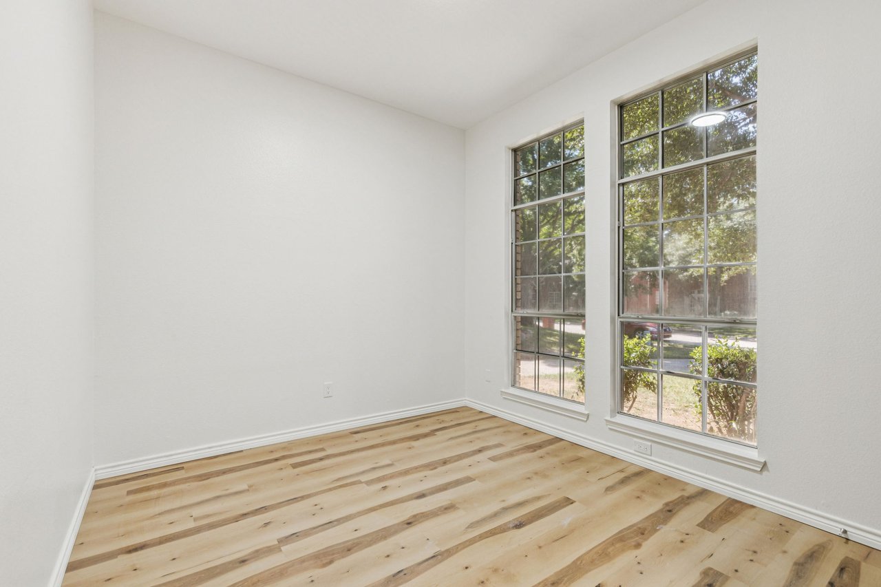 915 Inverness Circle